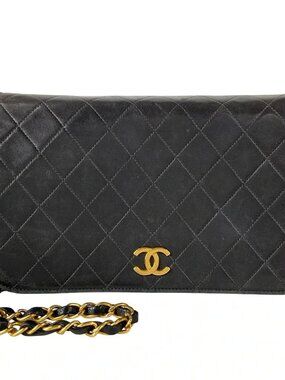 CHANEL Single Flap Matelasse Black Lambskin Shoulder Bag Gold hardware